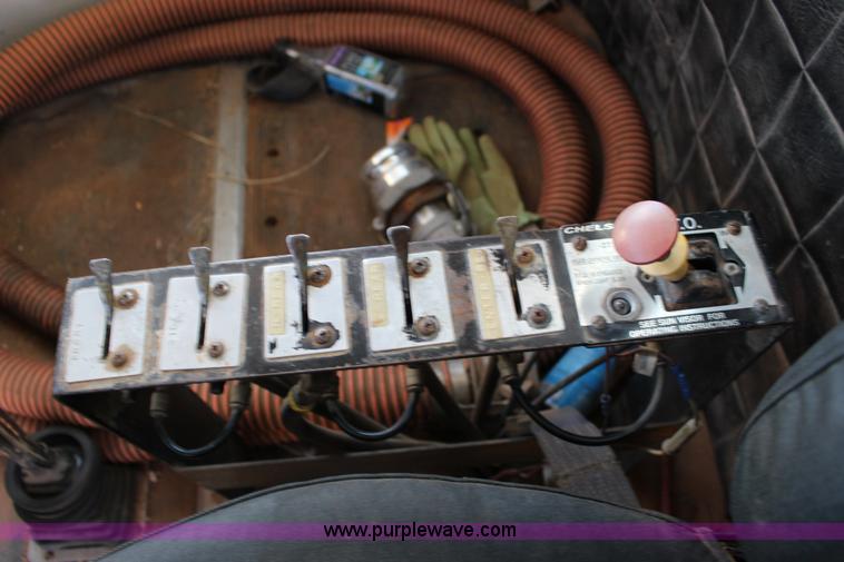 image for item L6674 1986 Peterbilt 359 water truck