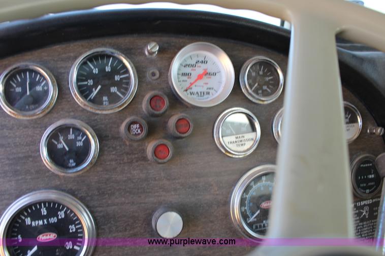 image for item L6674 1986 Peterbilt 359 water truck