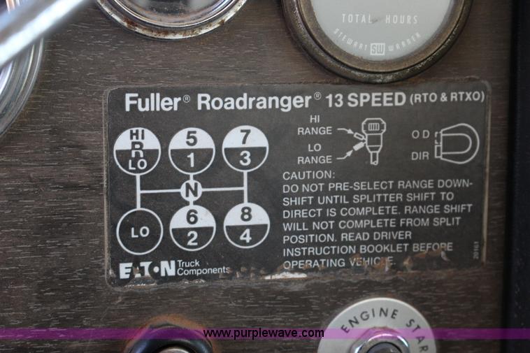 image for item L6674 1986 Peterbilt 359 water truck