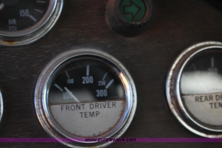 image for item L6674 1986 Peterbilt 359 water truck