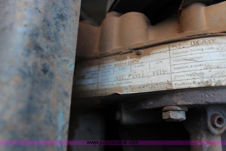 image for item L6674 1986 Peterbilt 359 water truck