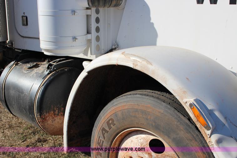 image for item L6674 1986 Peterbilt 359 water truck