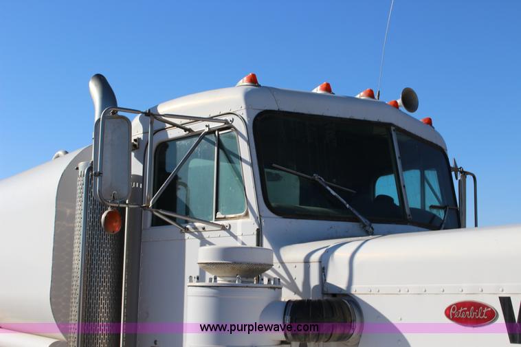 image for item L6674 1986 Peterbilt 359 water truck
