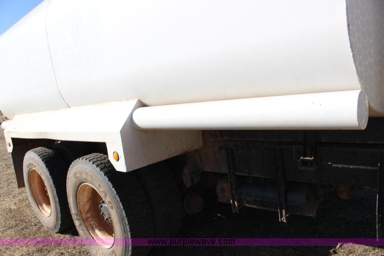 image for item L6674 1986 Peterbilt 359 water truck