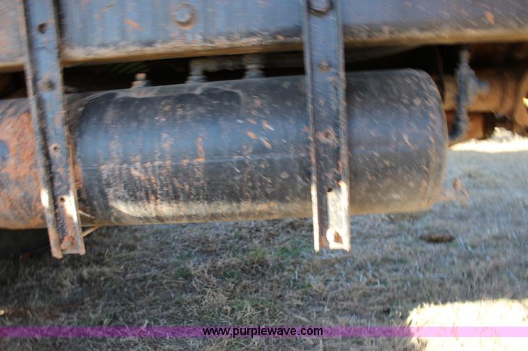 image for item L6674 1986 Peterbilt 359 water truck