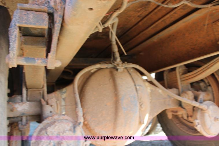 image for item L6674 1986 Peterbilt 359 water truck