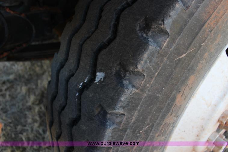 image for item L6674 1986 Peterbilt 359 water truck