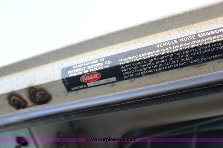 image for item L6674 1986 Peterbilt 359 water truck