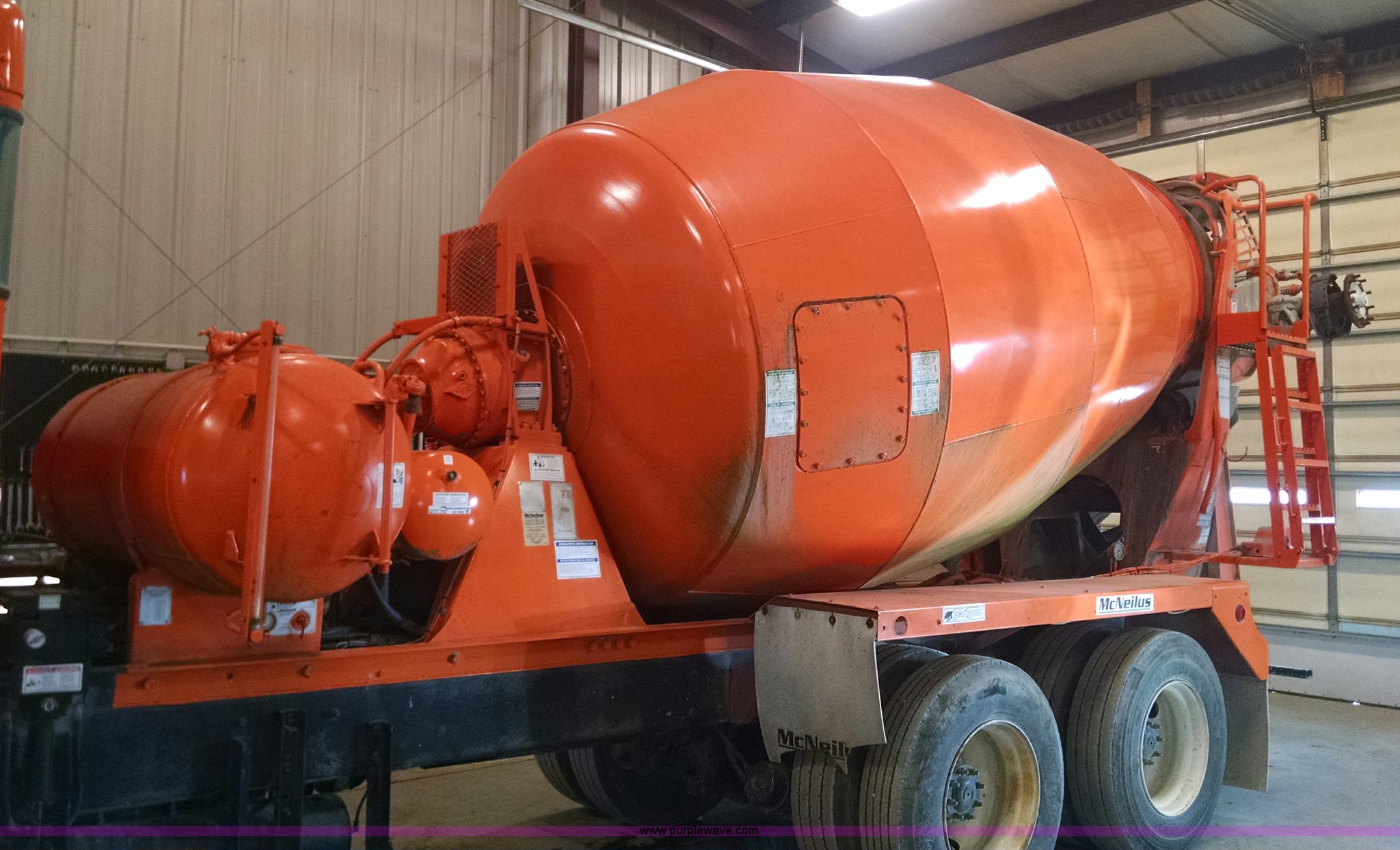 Mcneilus 11 cubic yard concrete mixer bed in Lexington, MO Item
