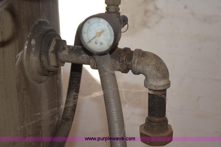 image for item BA9819 1994 Wayne TRU5N air compressor