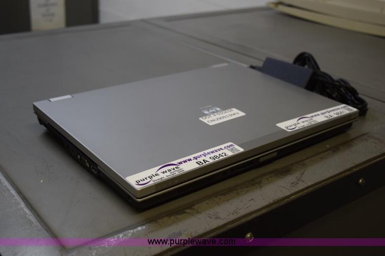 image for item BA9842 (3) HP 8730W laptop computers