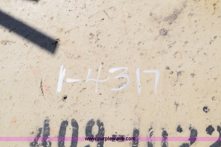 image for item BM9887 2001 Grasshopper 618 riding lawn mower