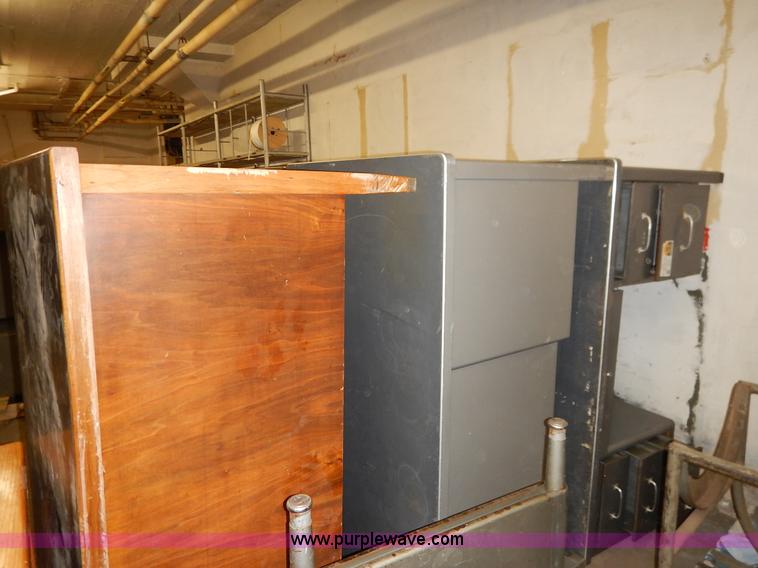 image for item BM9889 (14) assorted office desks