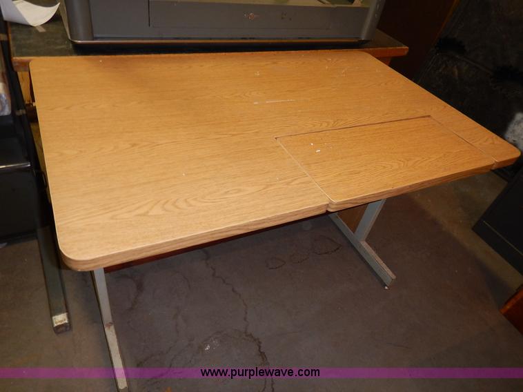 image for item BM9890 (7) assorted computer tables