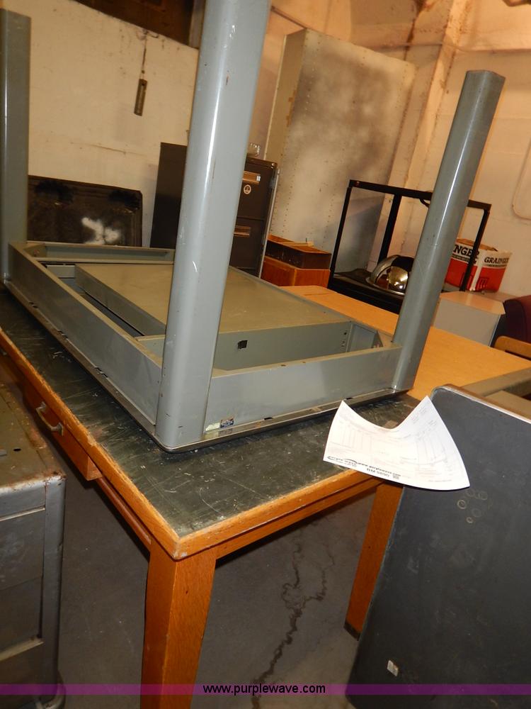 image for item BM9890 (7) assorted computer tables