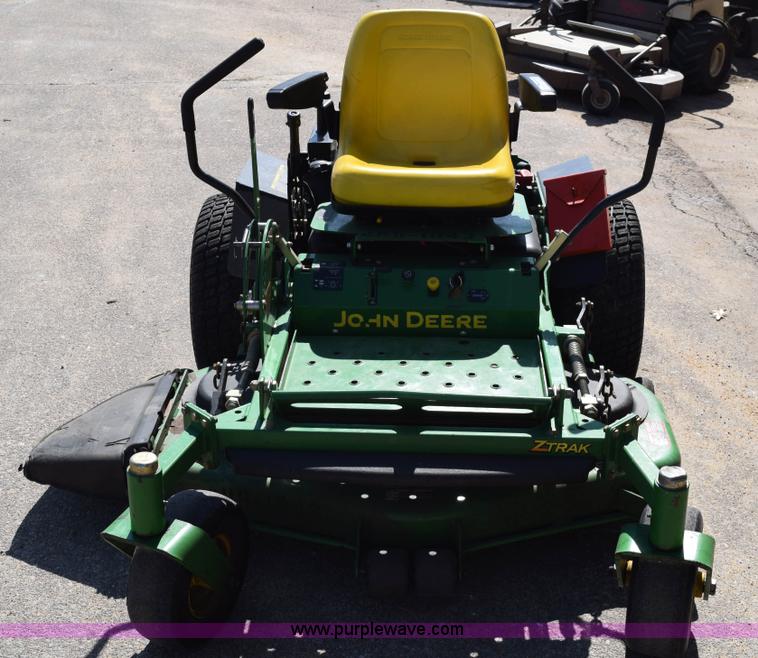 image for item BM9899 2003 John Deere 717 riding lawn mower