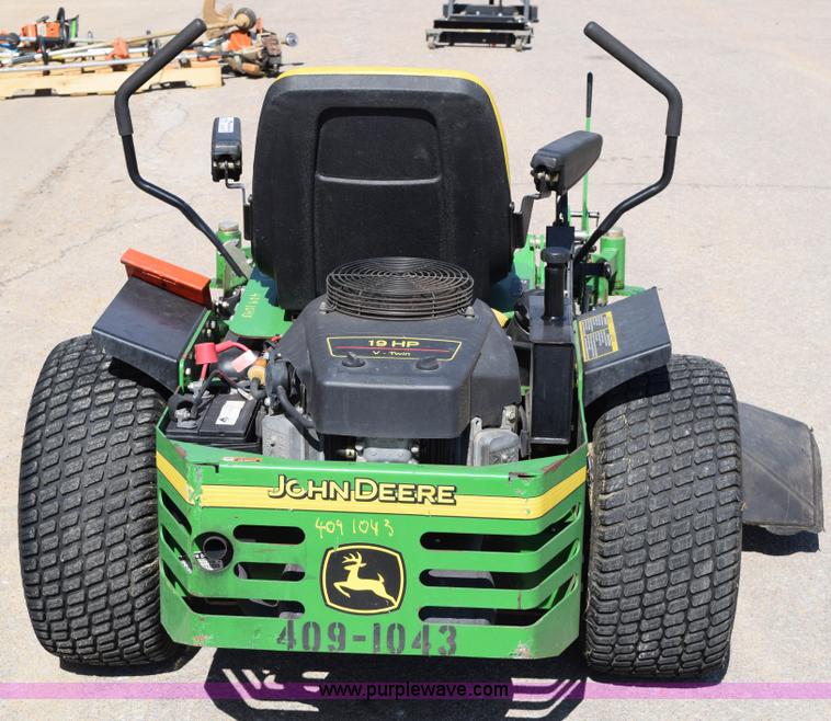 image for item BM9899 2003 John Deere 717 riding lawn mower