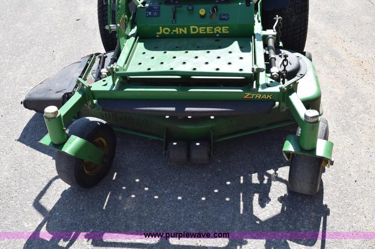image for item BM9899 2003 John Deere 717 riding lawn mower