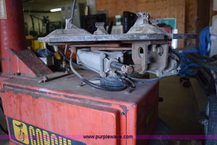 image for item BM9902 1999 Corghi A9820 tire machine