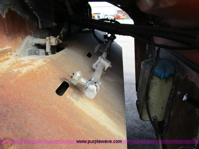 image for item D2341 2001 Hamm DV6K pneumatic roller