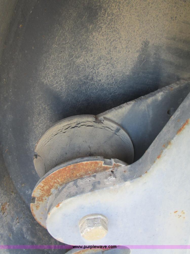 image for item D2341 2001 Hamm DV6K pneumatic roller