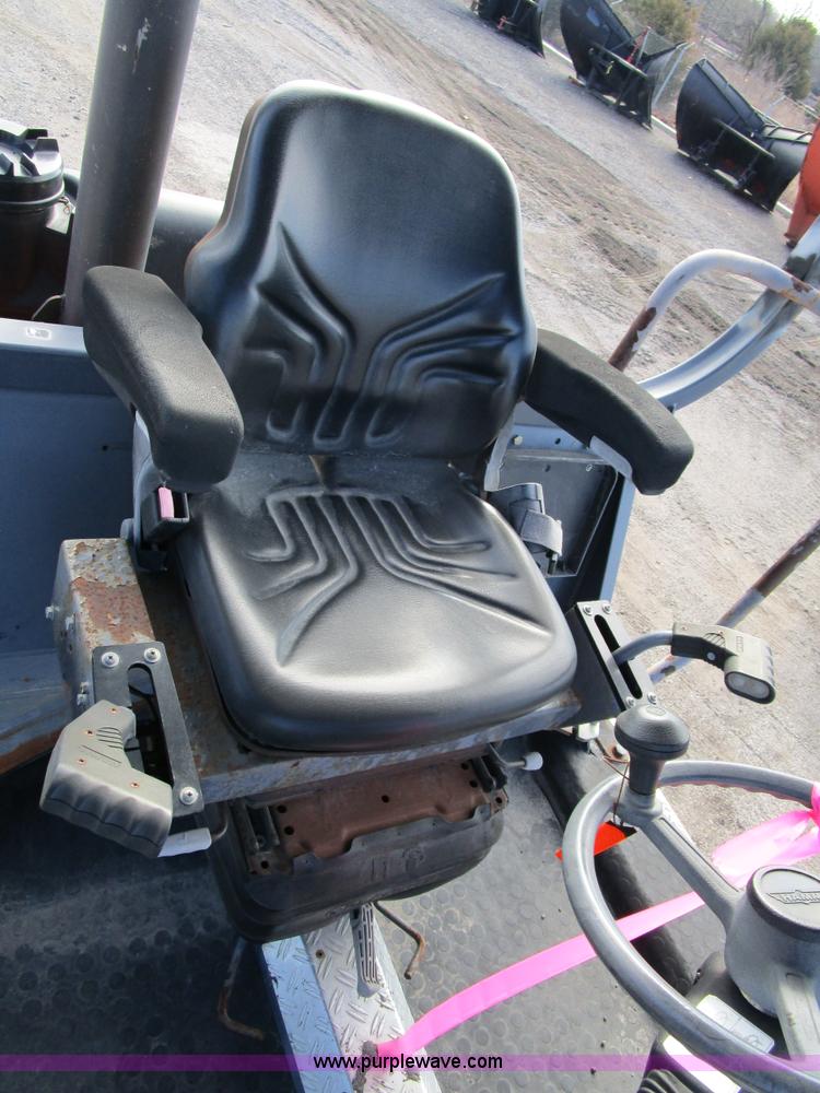 image for item D2341 2001 Hamm DV6K pneumatic roller