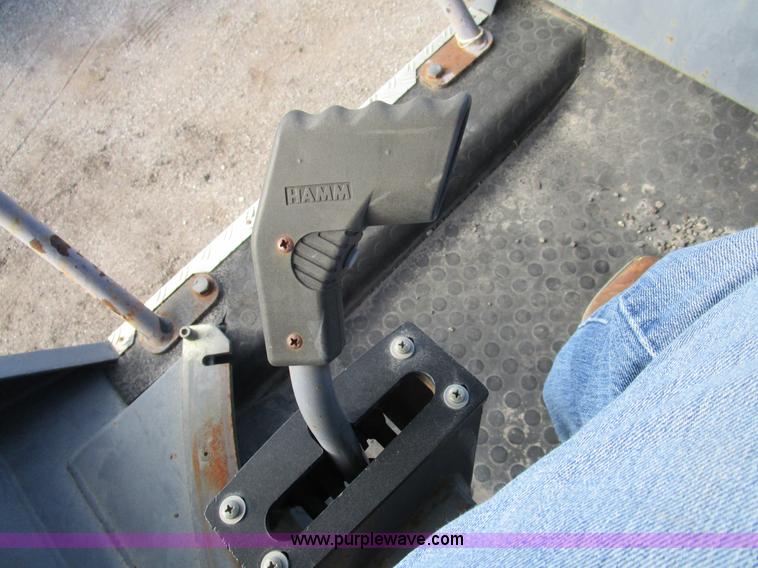 image for item D2341 2001 Hamm DV6K pneumatic roller