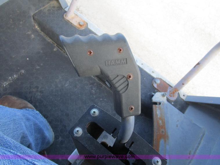 image for item D2341 2001 Hamm DV6K pneumatic roller