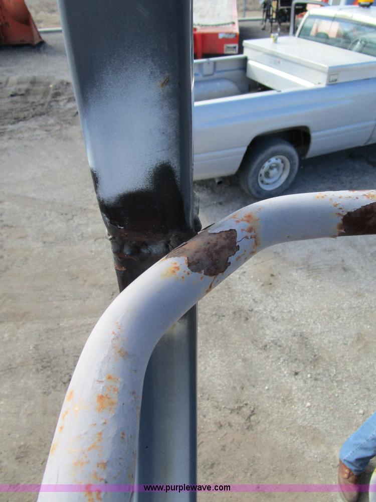 image for item D2341 2001 Hamm DV6K pneumatic roller