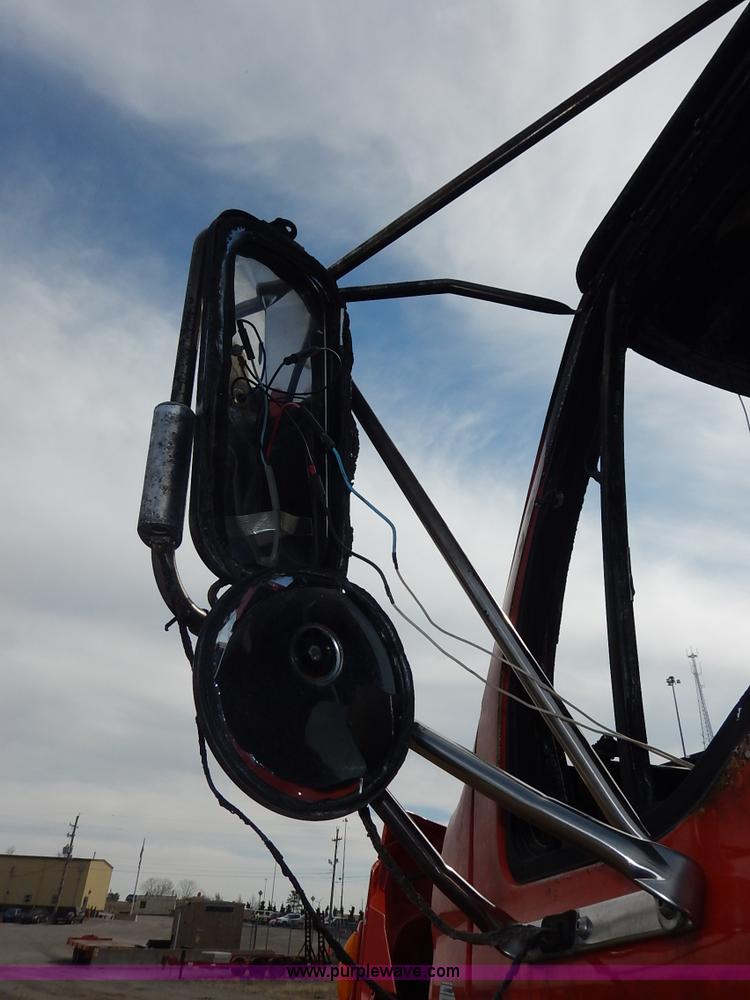 image for item I5001 2001 Sterling LT7500 dump truck