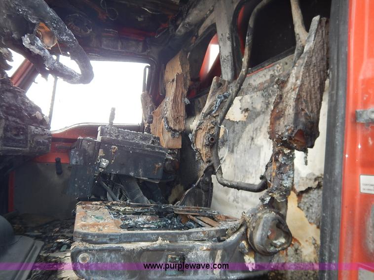 image for item I5001 2001 Sterling LT7500 dump truck