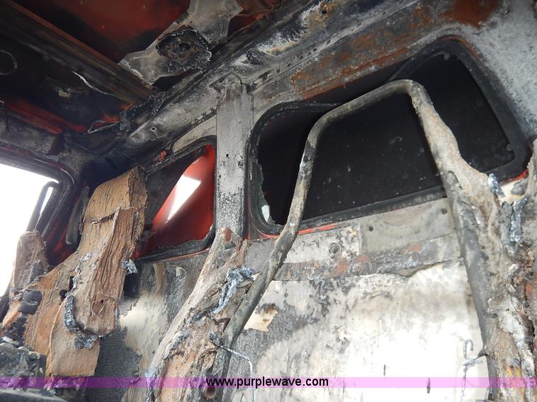 image for item I5001 2001 Sterling LT7500 dump truck