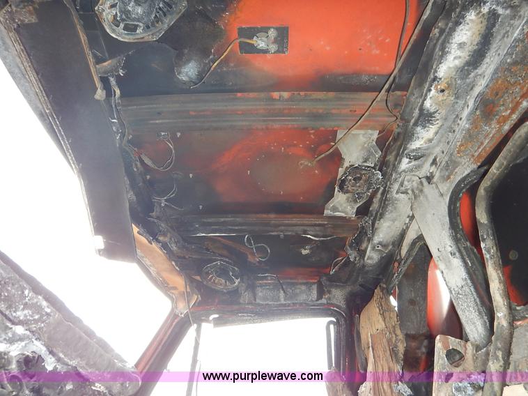 image for item I5001 2001 Sterling LT7500 dump truck