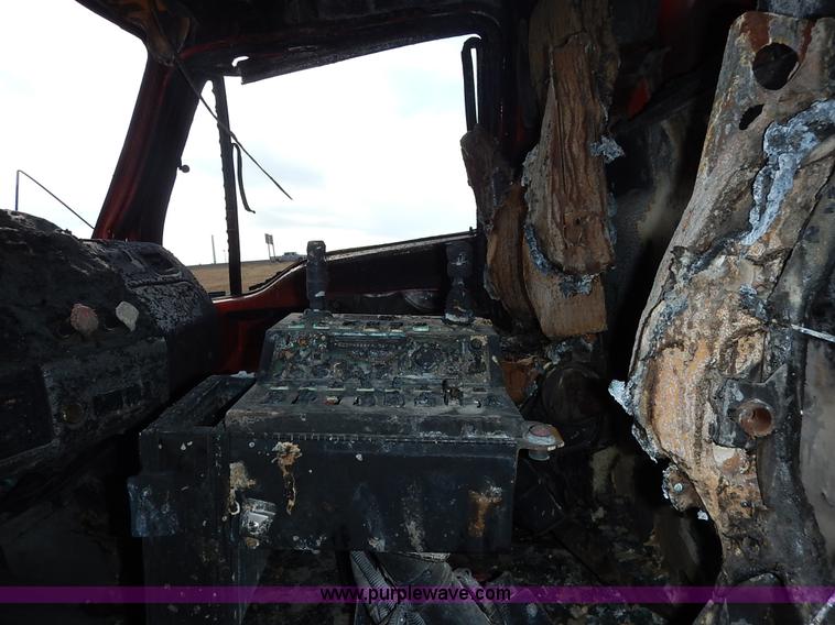 image for item I5001 2001 Sterling LT7500 dump truck