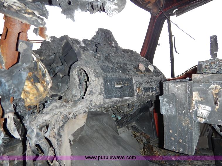 image for item I5001 2001 Sterling LT7500 dump truck