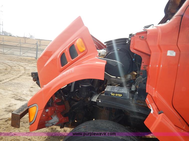 image for item I5001 2001 Sterling LT7500 dump truck