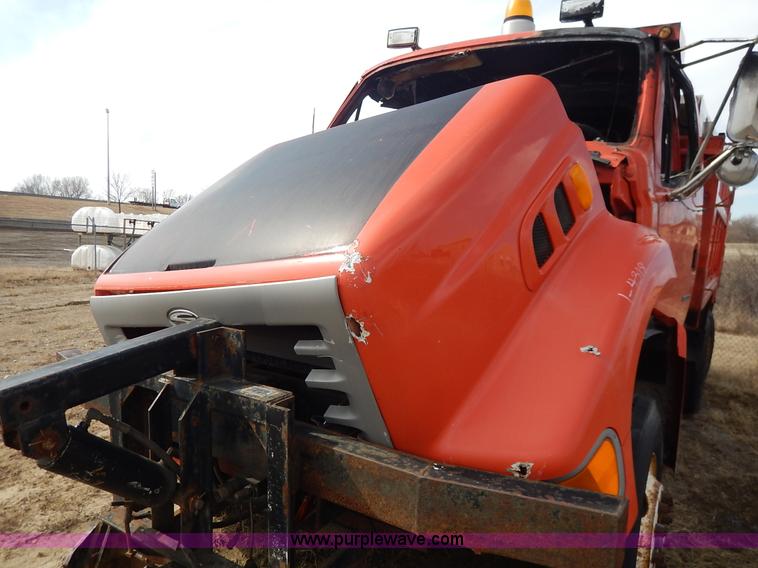 image for item I5001 2001 Sterling LT7500 dump truck