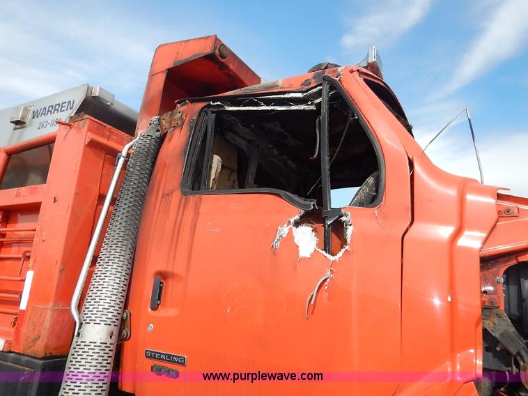image for item I5001 2001 Sterling LT7500 dump truck