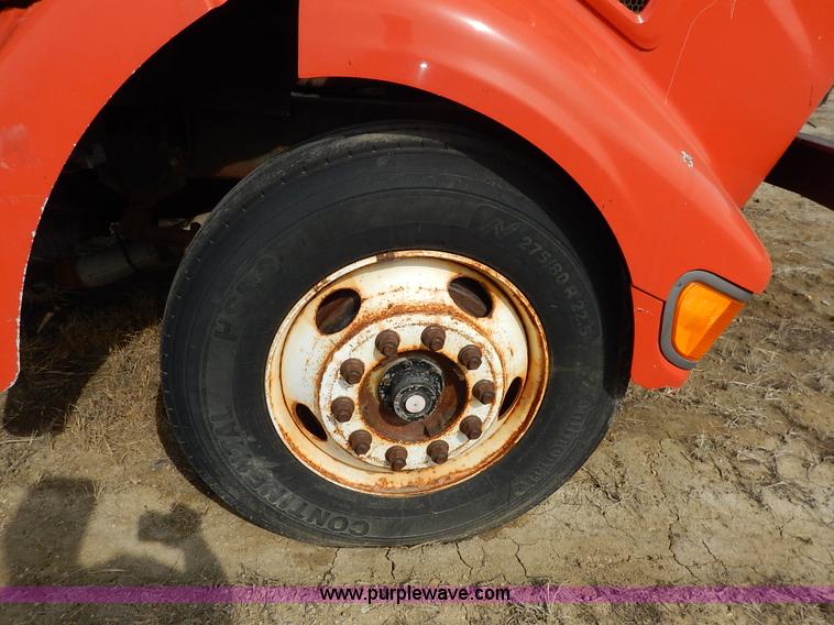 image for item I5001 2001 Sterling LT7500 dump truck