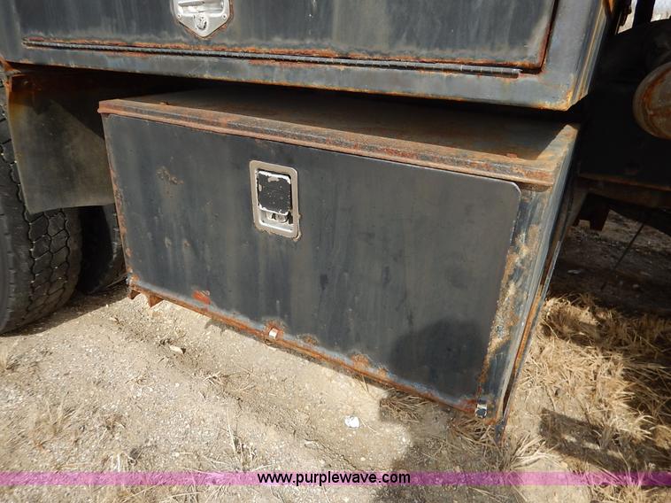 image for item I5001 2001 Sterling LT7500 dump truck