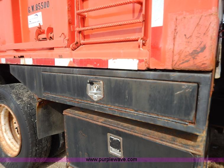 image for item I5001 2001 Sterling LT7500 dump truck