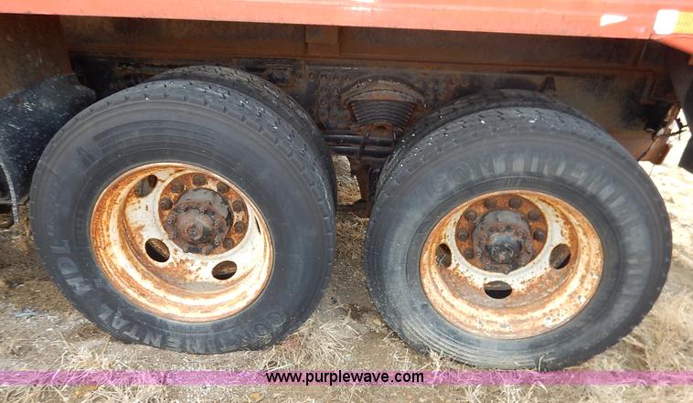 image for item I5001 2001 Sterling LT7500 dump truck