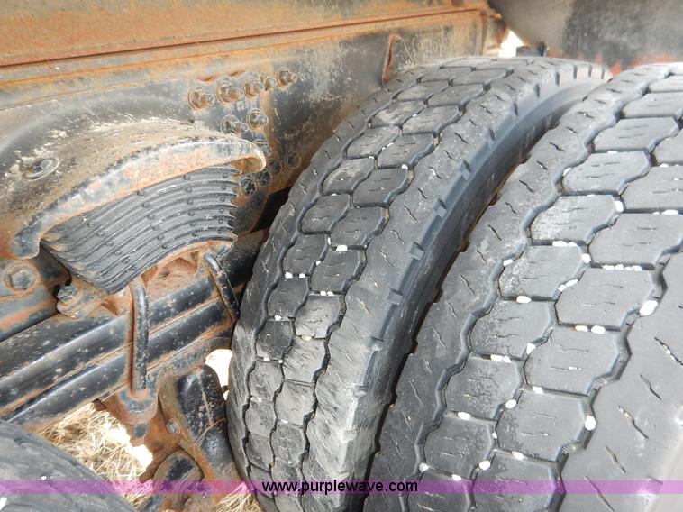 image for item I5001 2001 Sterling LT7500 dump truck