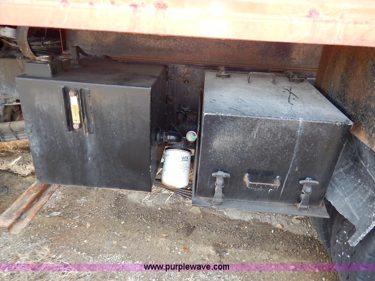 image for item I5001 2001 Sterling LT7500 dump truck