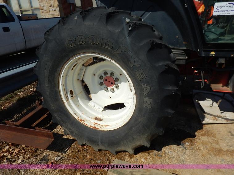 image for item I5003 1999 Ford TS100 tractor