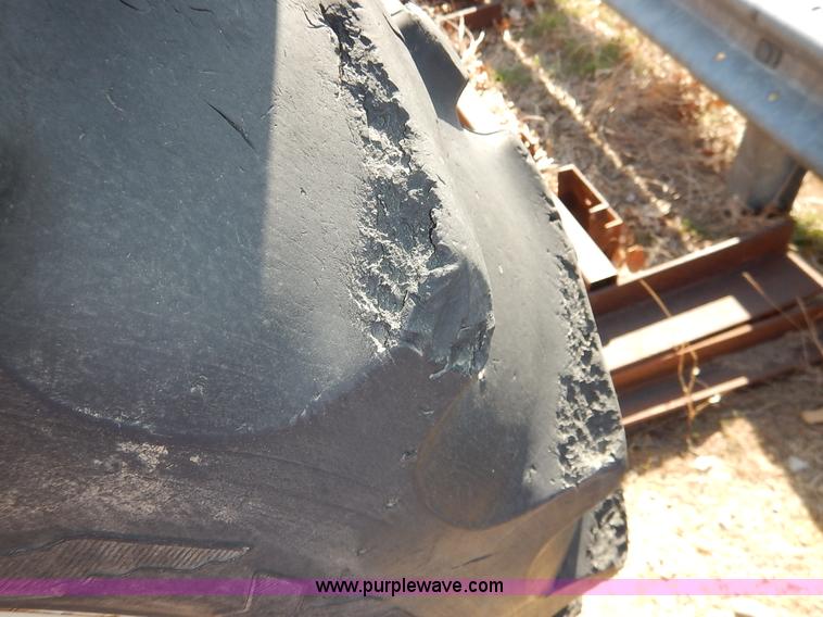 image for item I5003 1999 Ford TS100 tractor