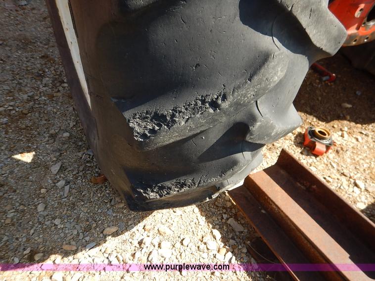 image for item I5003 1999 Ford TS100 tractor