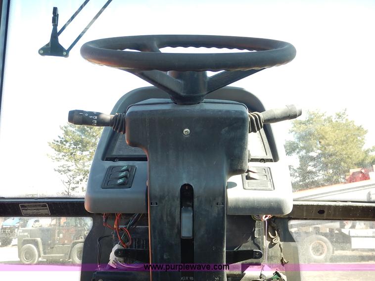 image for item I5003 1999 Ford TS100 tractor