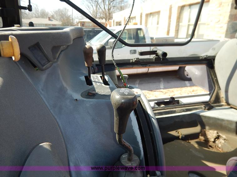 image for item I5003 1999 Ford TS100 tractor