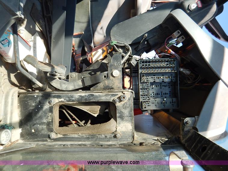 image for item I5003 1999 Ford TS100 tractor